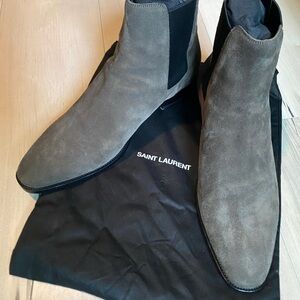 Saint Laurent Men's Suede Boots - Taupe